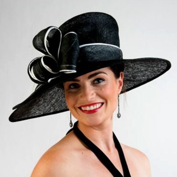 Gorgeous Black White Wide Brim Big Bow Hat Church Brunch Memorial Funerak NWT - Picture 3 of 5